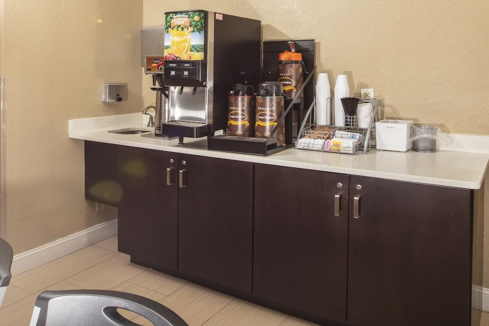 Hotel Super 8 By Wyndham St Charles Saint Charles Esterno foto