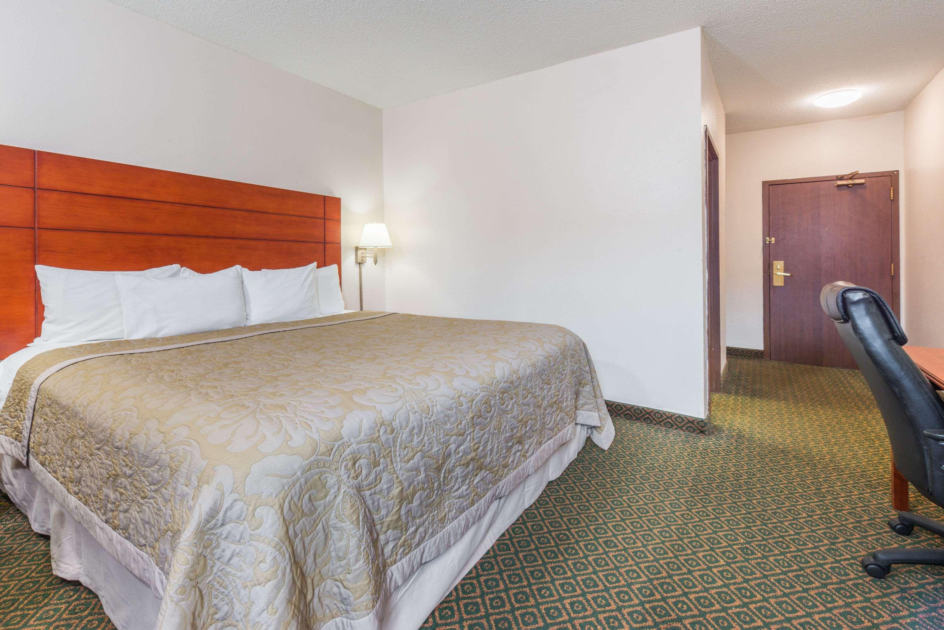 Hotel Super 8 By Wyndham St Charles Saint Charles Esterno foto