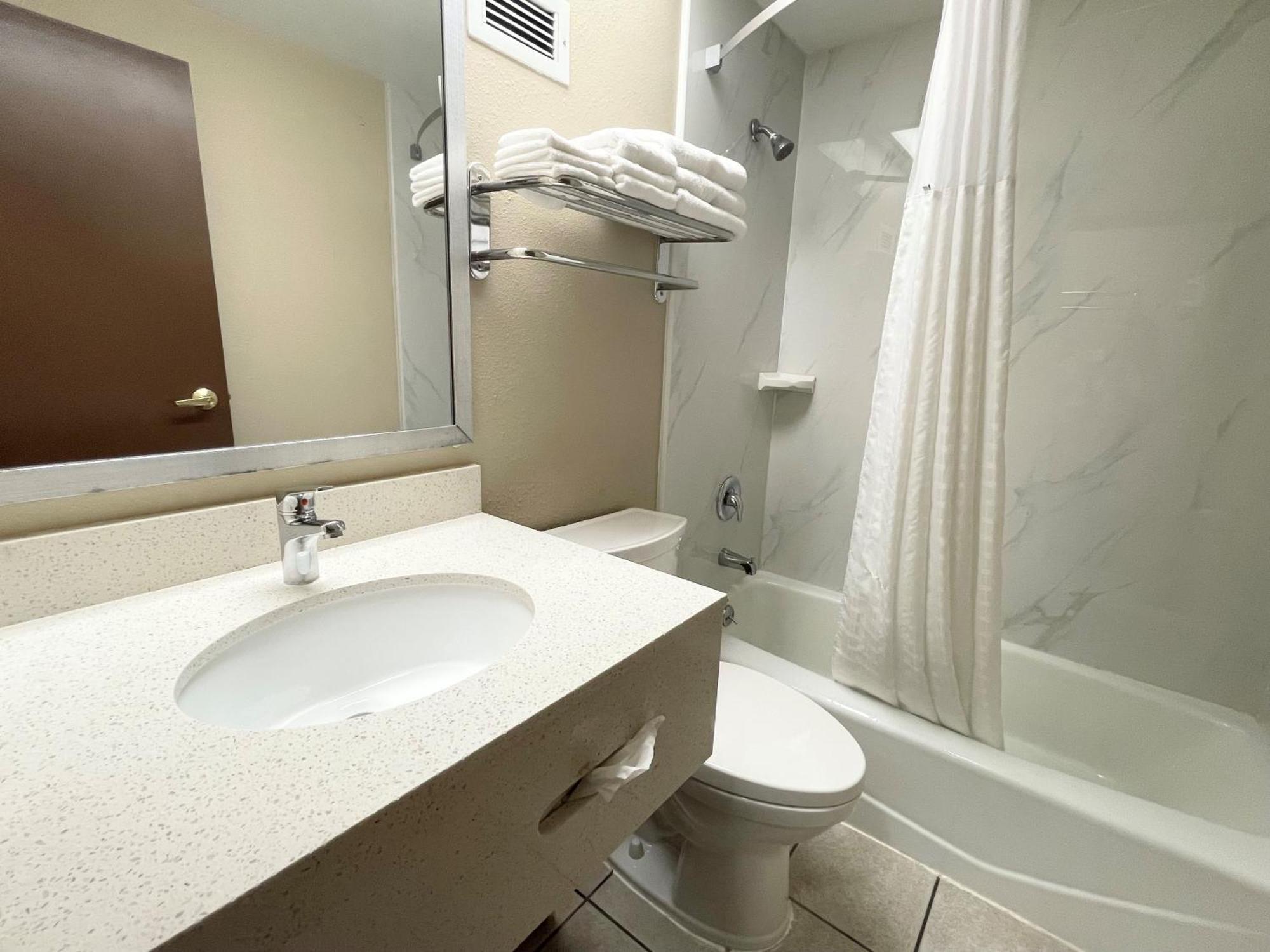 Hotel Super 8 By Wyndham St Charles Saint Charles Esterno foto