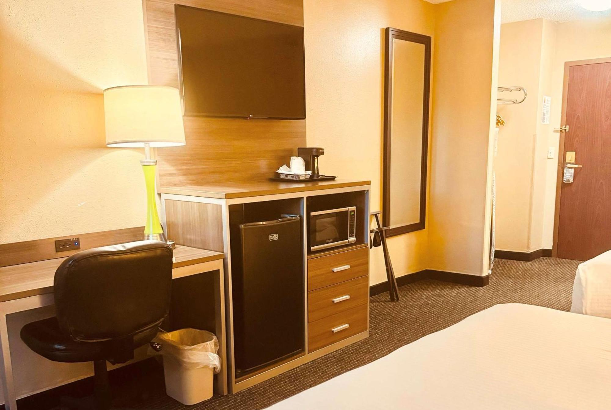 Hotel Super 8 By Wyndham St Charles Saint Charles Esterno foto