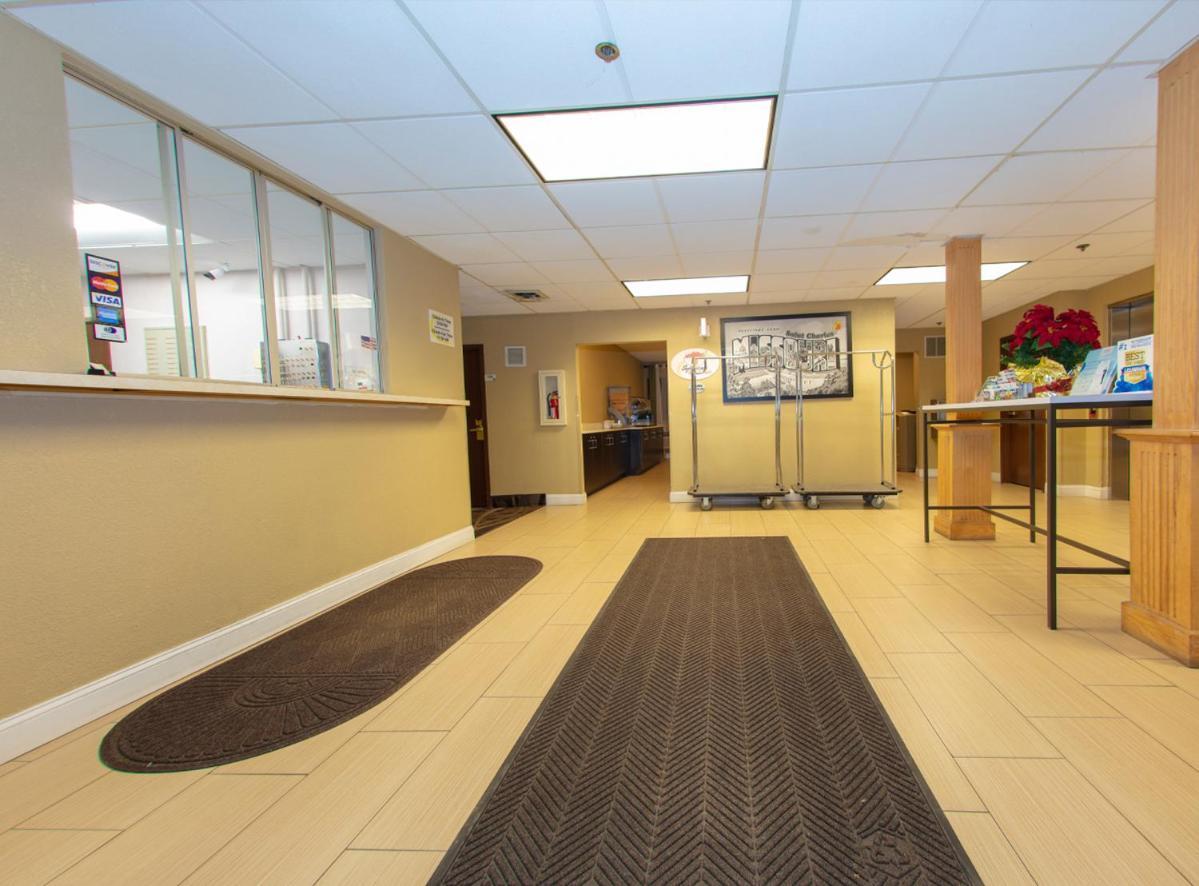 Hotel Super 8 By Wyndham St Charles Saint Charles Esterno foto